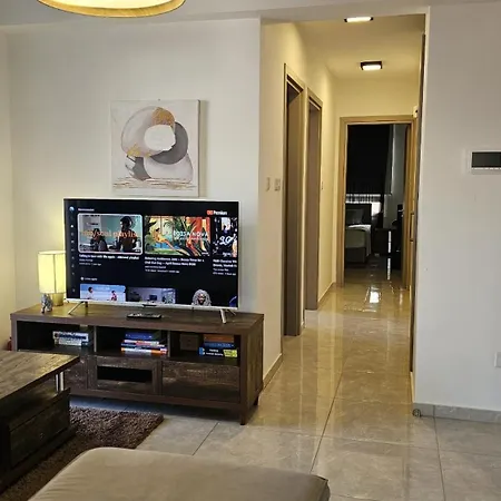 Apartment Digital Den *