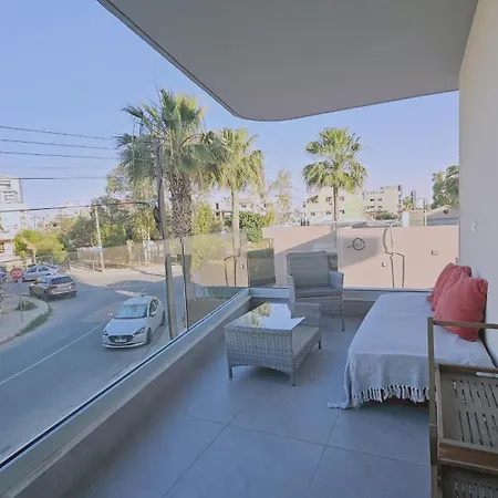 Digital Den ラルナカ