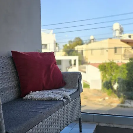 Apartment Digital Den Larnaca