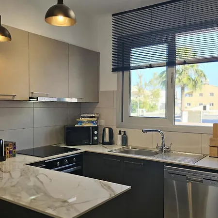 Apartment Digital Den Larnaca