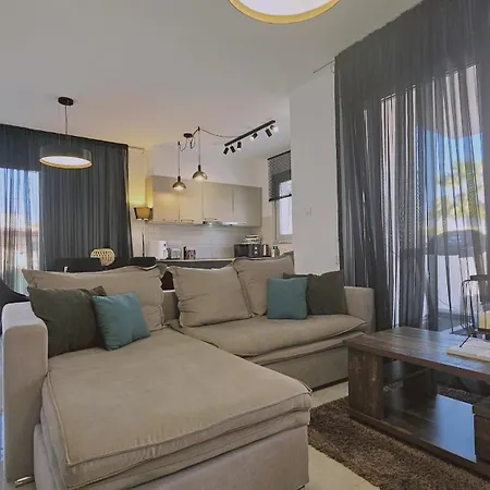 アパート Digital Den