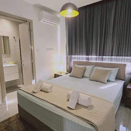 Apartment Digital Den *